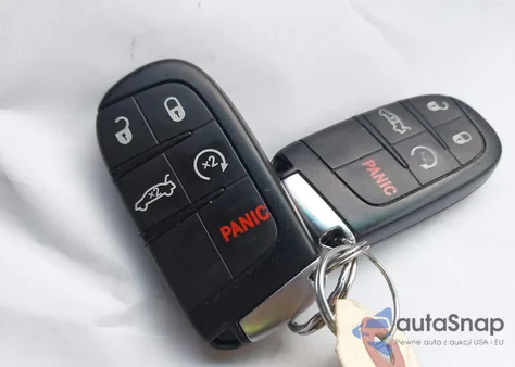 2017 Chrysler 300 из США, поврежденный, VIN 2C3CCAGG5HH622196